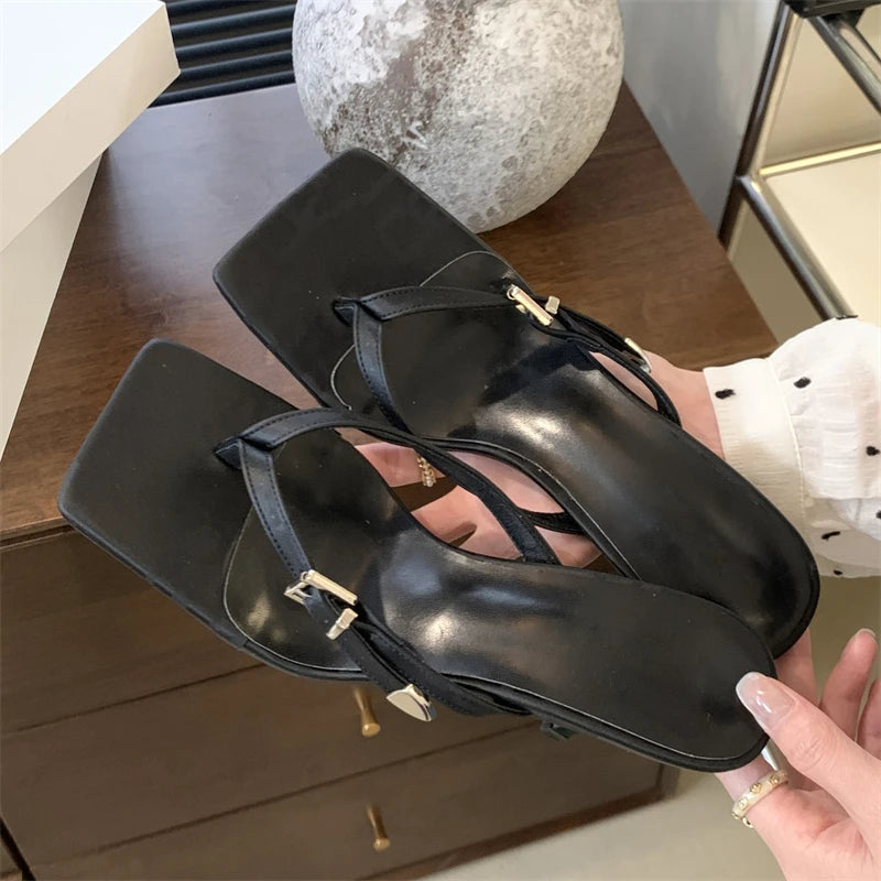 "Summer Fashion Gladiator Sandals: Women's Clip Toe Buckle Slippers with Thin Heels"