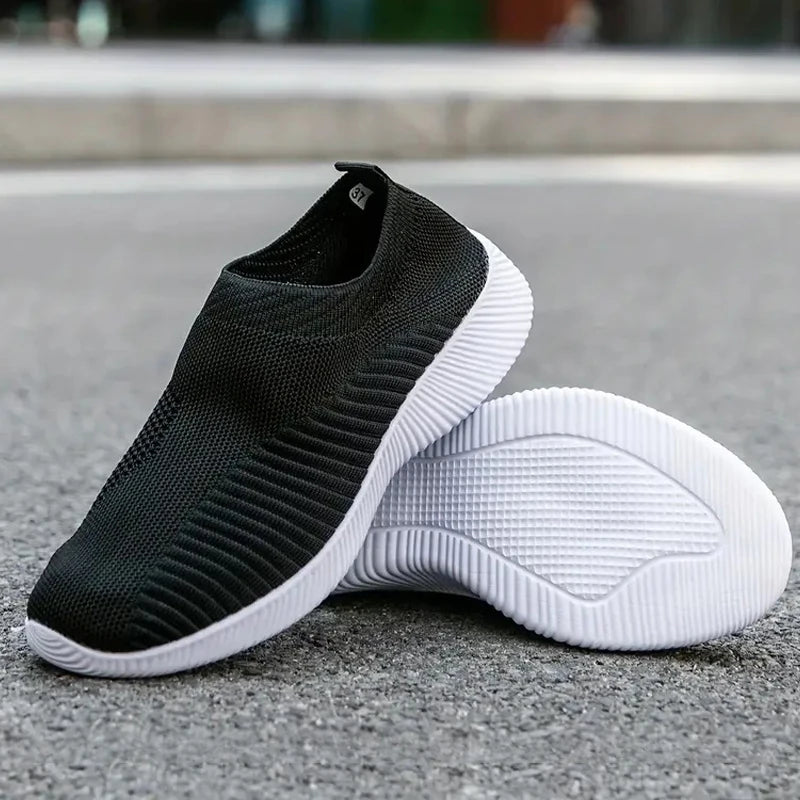 "Women's Breathable Mesh Solid Color Lightweight Low Top Sneakers for Walking, Running, and Sports"