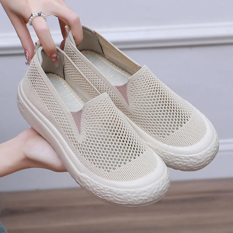 "Lightweight Women's Breathable Slip-On Mesh Shoes – Casual, Comfortable, and Non-Slip"