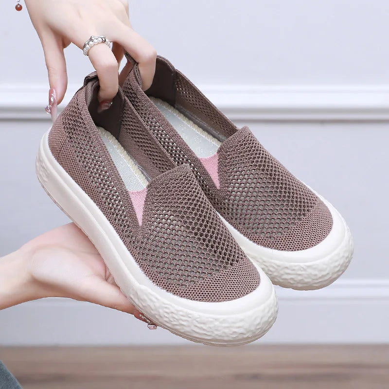 "Lightweight Women's Breathable Slip-On Mesh Shoes – Casual, Comfortable, and Non-Slip"