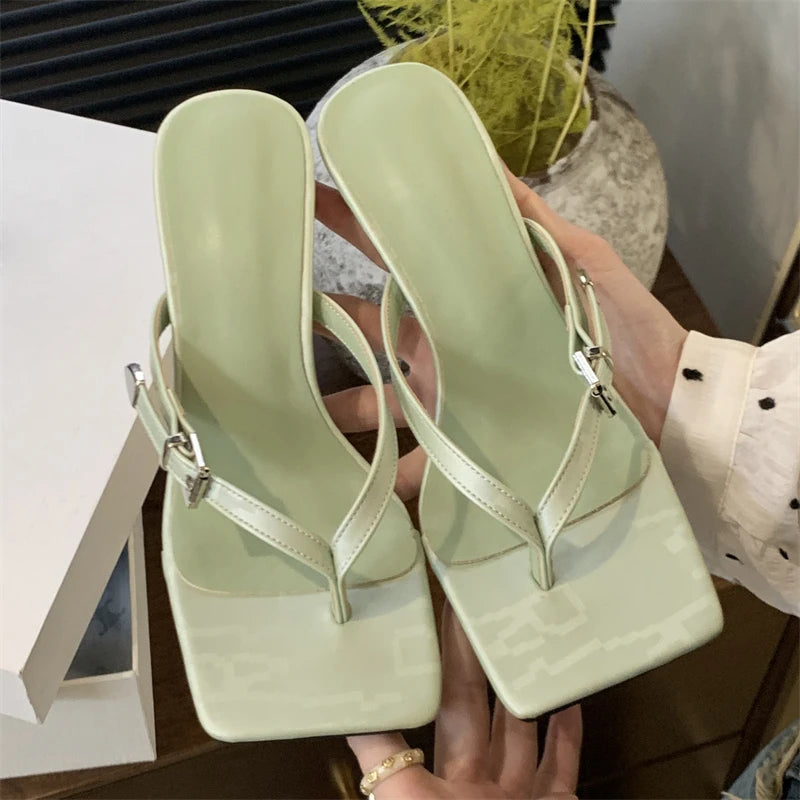 "Summer Fashion Gladiator Sandals: Women's Clip Toe Buckle Slippers with Thin Heels"